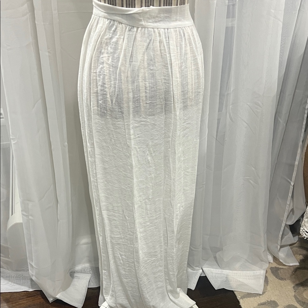 Elegant White Women's Skirt - Picture 4 of 5
